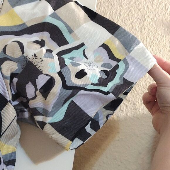 Raoul Women's Size US 10, V-Neck Abstract Multicolor Blouse Top - Picture 7 of 9